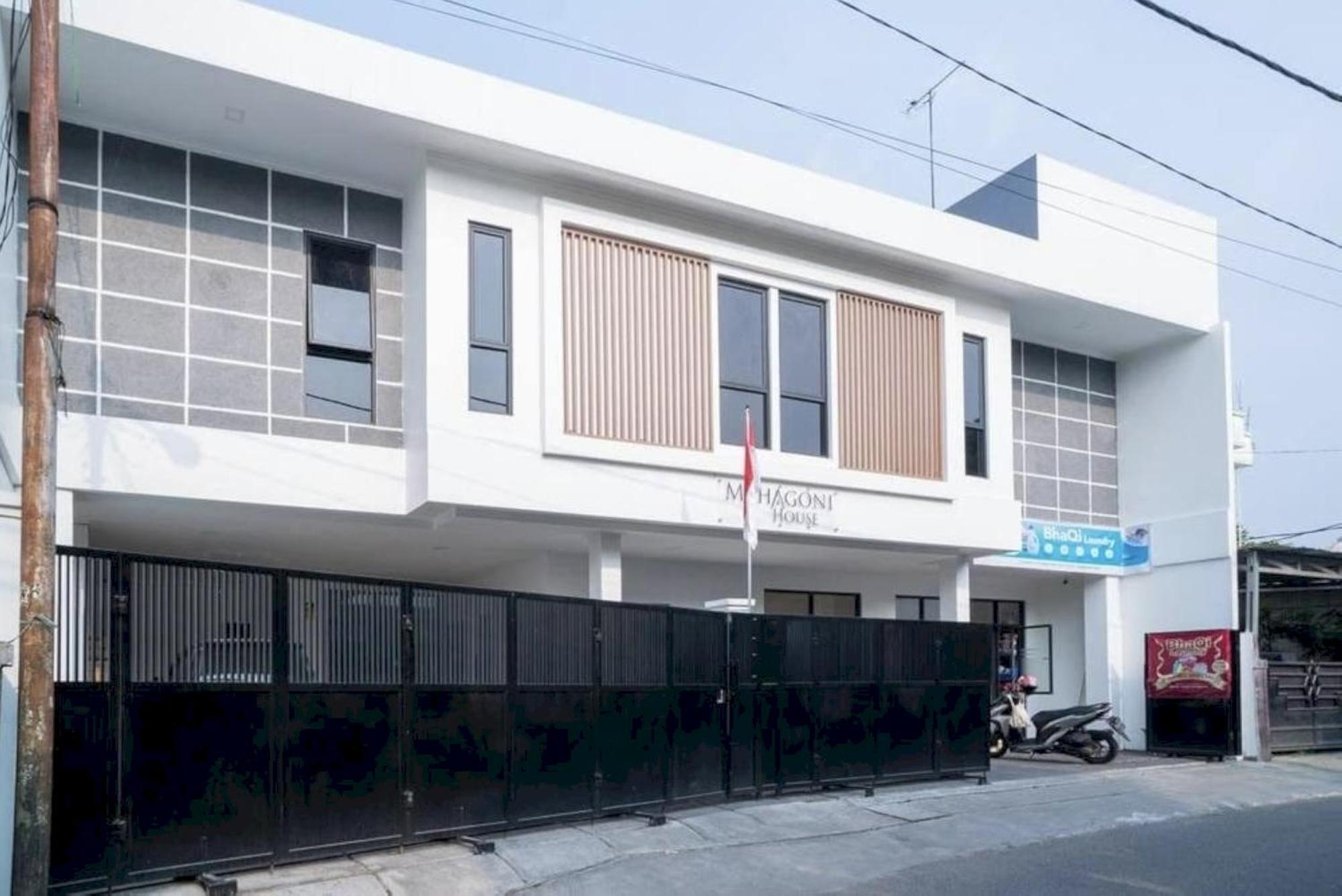 Oyo 94143 Mahagoni House Syariah Hotel โบกอร์ ภายนอก รูปภาพ