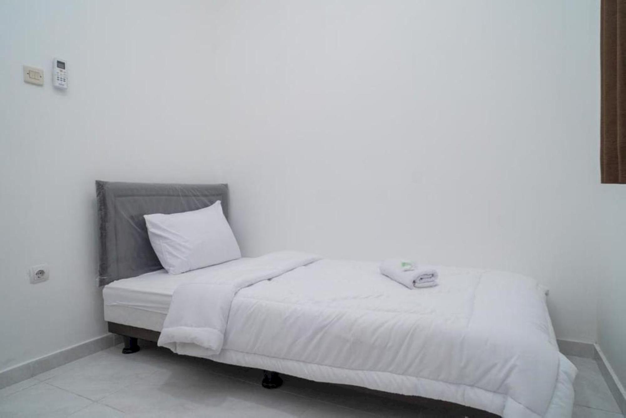 Oyo 94143 Mahagoni House Syariah Hotel โบกอร์ ภายนอก รูปภาพ