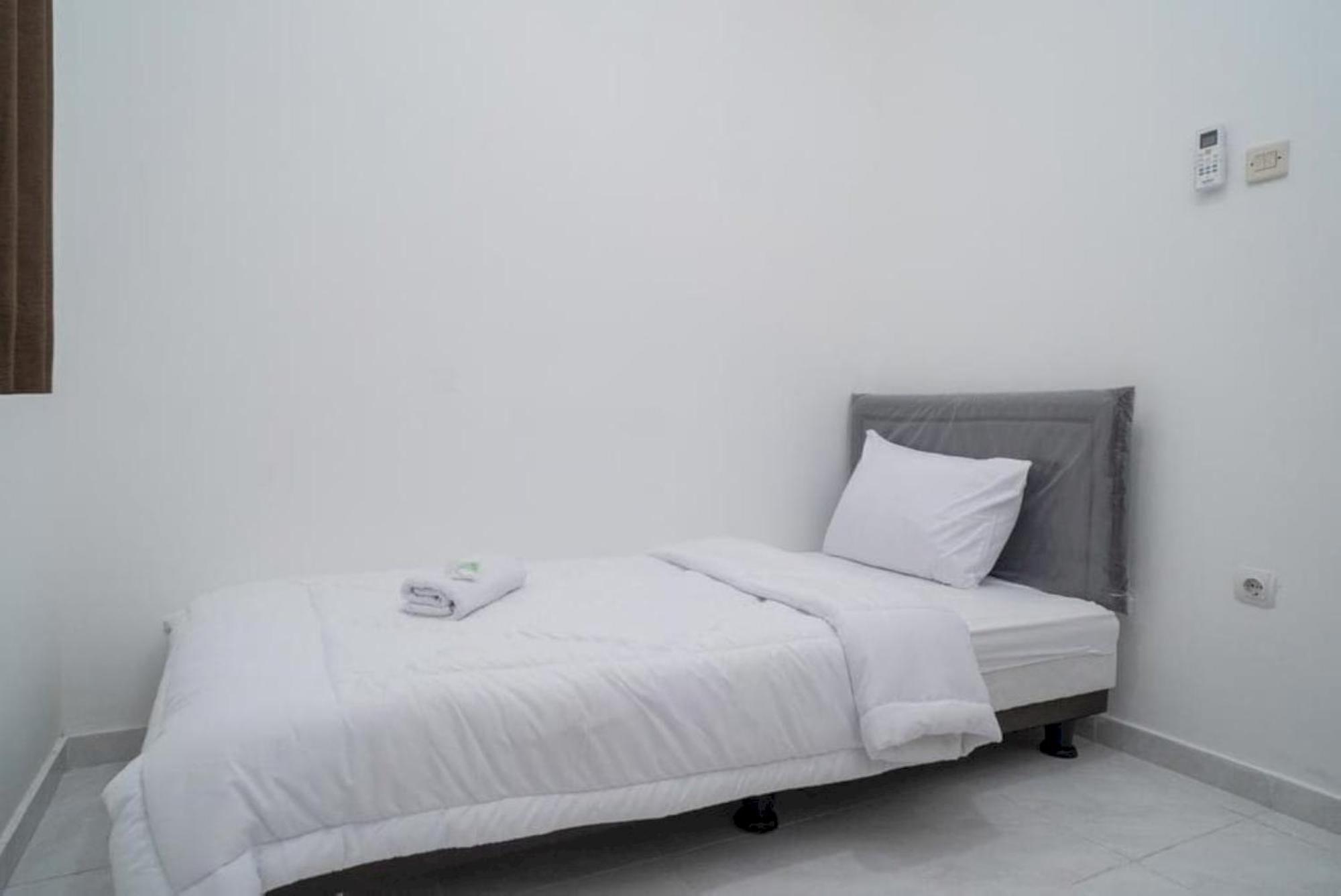 Oyo 94143 Mahagoni House Syariah Hotel โบกอร์ ภายนอก รูปภาพ
