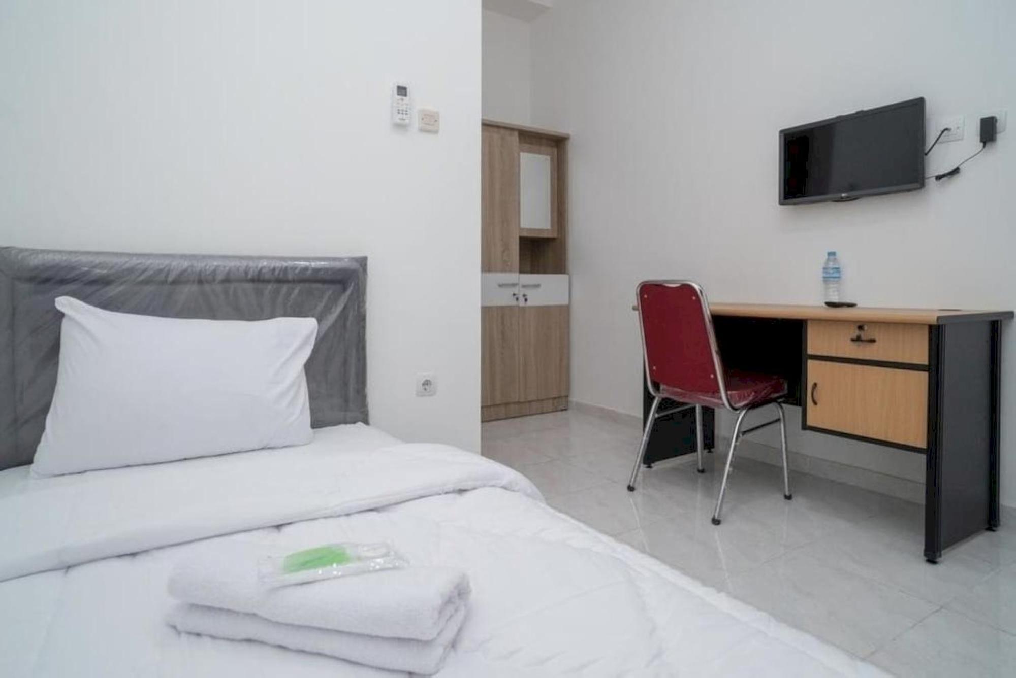 Oyo 94143 Mahagoni House Syariah Hotel โบกอร์ ภายนอก รูปภาพ