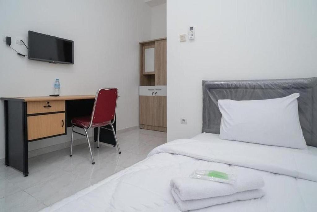 Oyo 94143 Mahagoni House Syariah Hotel โบกอร์ ภายนอก รูปภาพ