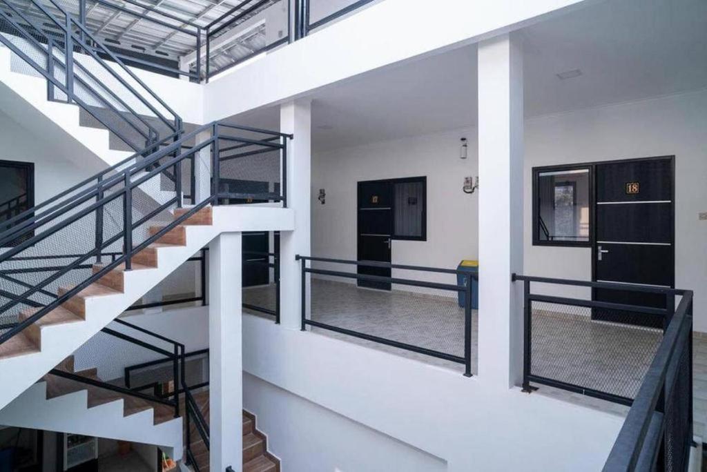 Oyo 94143 Mahagoni House Syariah Hotel โบกอร์ ภายนอก รูปภาพ