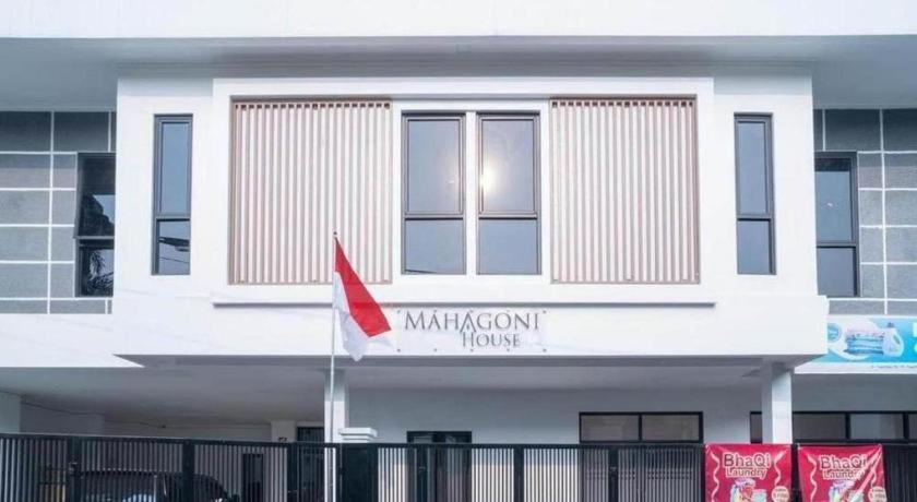 Oyo 94143 Mahagoni House Syariah Hotel โบกอร์ ภายนอก รูปภาพ